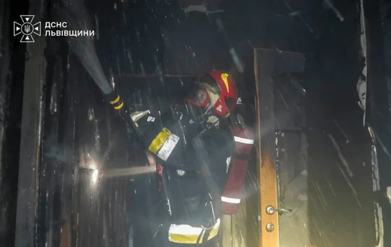 Хронологія нічного вибуху у Львові: від детонації батареї до порятунку шістьох людей