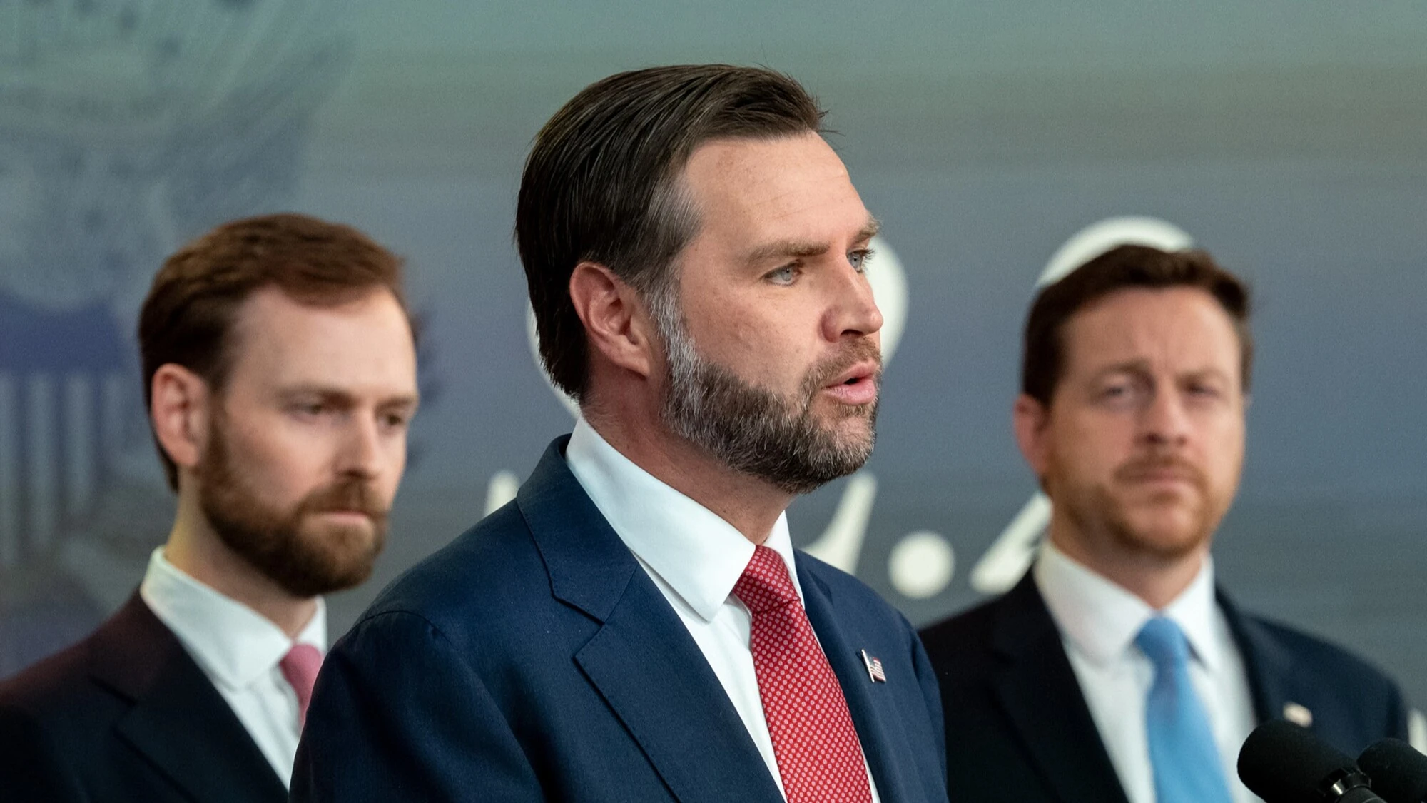 Венс захистив Віткоффа після слів про «гуманіста» Путіна