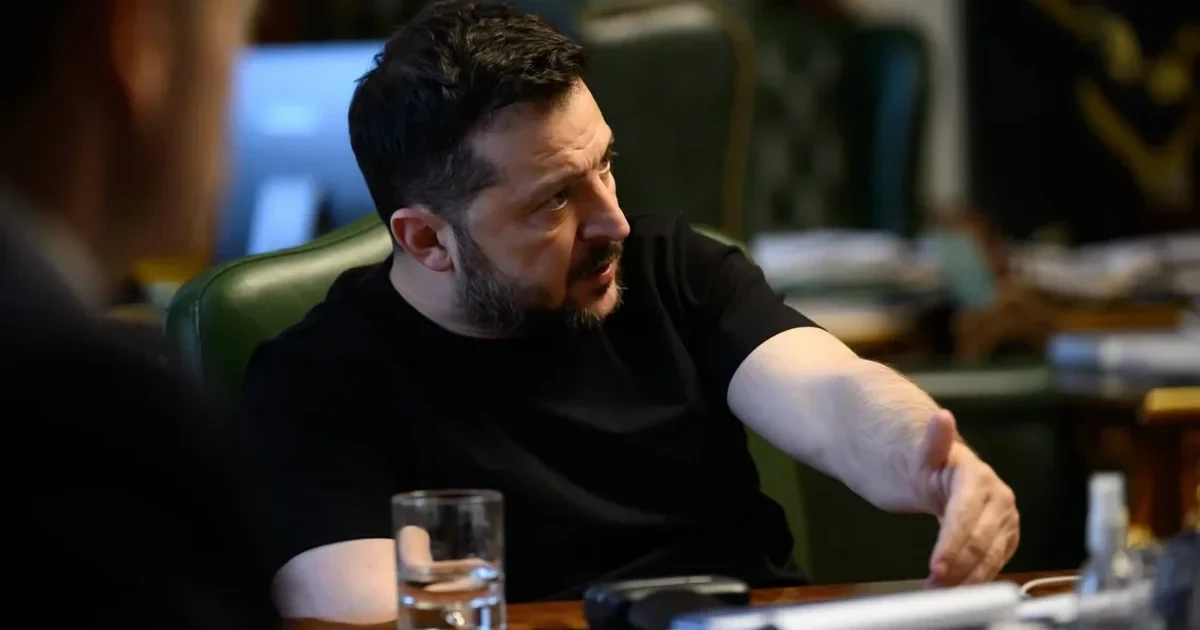 Зеленський у FT: хронологія від «енергетичного перемир’я» до скасування паузи в ударах по НПЗ